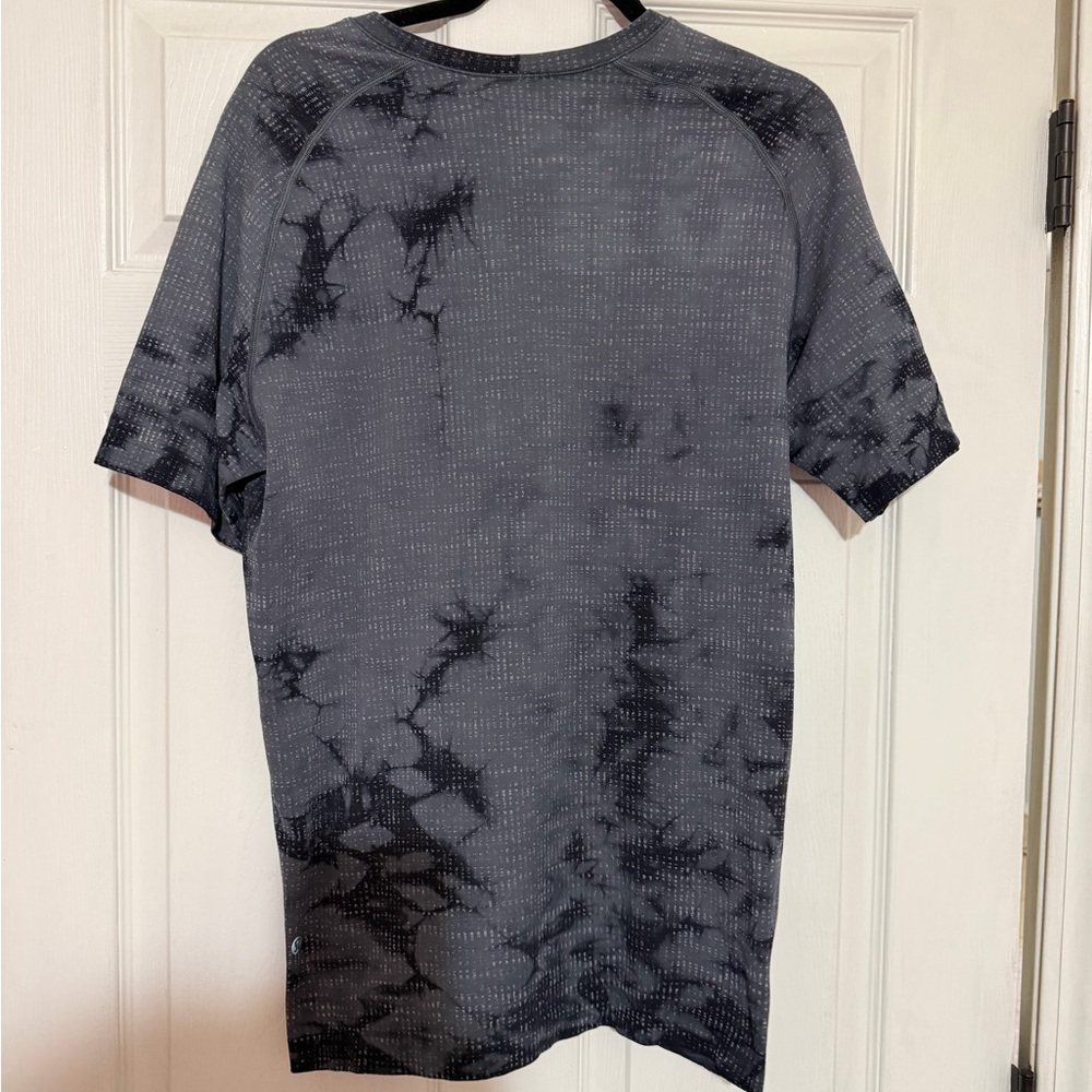 Lululemon Men's Metal Vent Tech short-sleeve shirt
